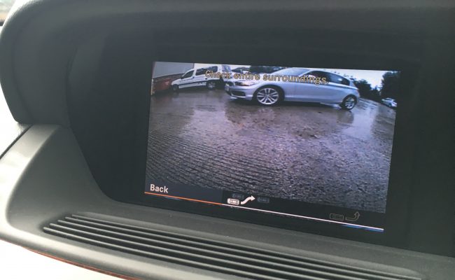 Mercedes-aftermarket-reverse-camera