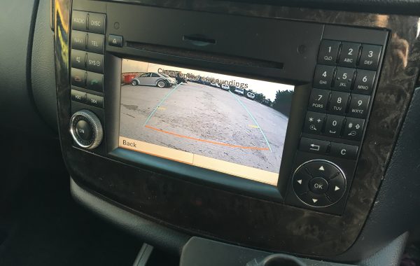 Mercedes Viano reverse camera and dvd roof mount monitor