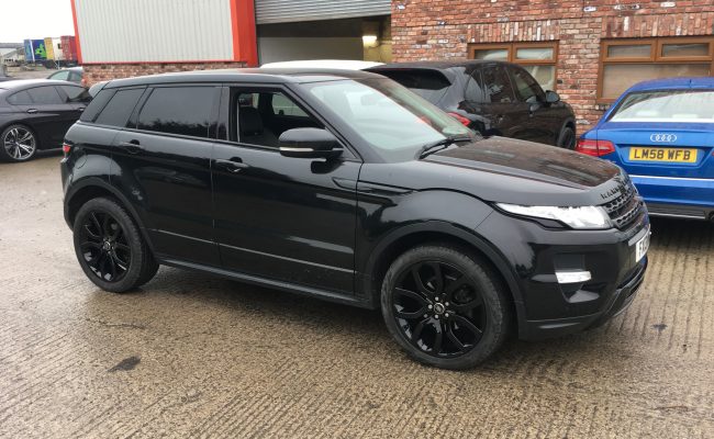 Evoque-dvd-screen-fitting-manchester