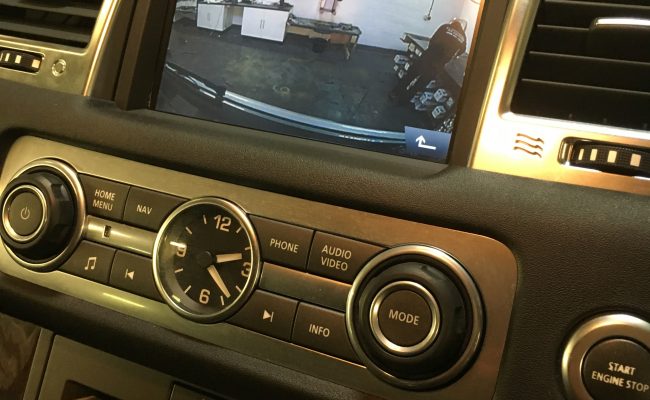 range-rover-screen