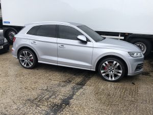 audi-sq5-front-rear-parking-cameras