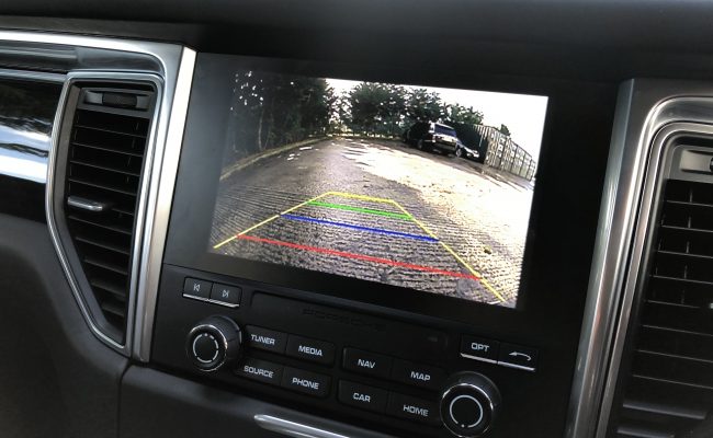 porsche-macan-pcm4-front-parking-camera-image