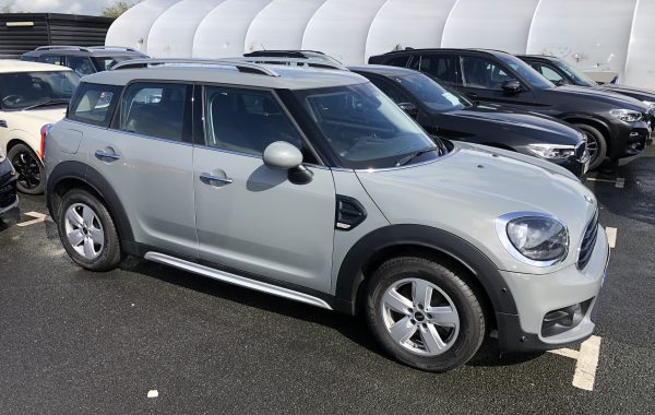 Mini Countryman front heated seats